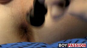 twink elijah young jerks off in anal play solo?