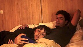 no puedo dejar de tocarme y tuve que poner mi pene en la boca de mi hermanastra por poco nos descubren fantasiahardcoresex