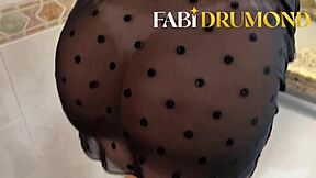 milf gostosa acordou com tes�o e usou de seu brinquedinho - www fabidrumond com br