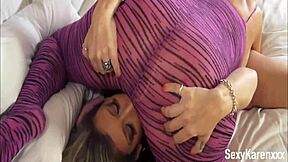 Milfs Karen Fisher and Sara Jay buzz their wet slits