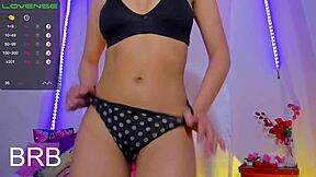 hey, do you like how i shake my bubble butt for you