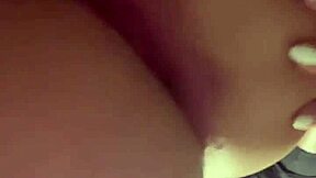 Hot gym student flashes tits, video leaks! 😍