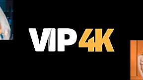 Lille rødhåret med store patter hopper på pikken på kontoret for Loan4k aftale