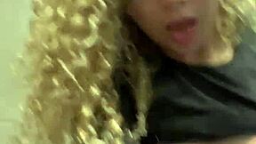 Hot gym student flashes tits, video leaks! 😍