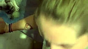 她湿吻口交直喷颜射