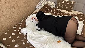 Cum dripping on Arab MILF's tights?