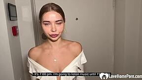 Vred nabo banker på døren over støj, får sin fisse kneppet råt i grov hjemmelavet anime.