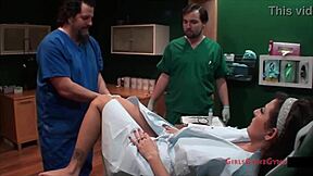 लोला लिन, क्या तुम फ्लोरिडा में स्टूडेंट इंटर्न्स से टच हो रही हो?