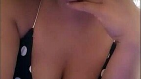 Cumpli el reto para mi hijastro perdi una apuesta y tuve que enviarle porno casero a mi hijastro haciendo un espectaculo porno semi desnuda a mi hijastro porno real casero masturbandome para mi hijastro