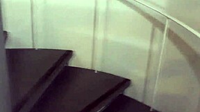 10 reais or a mysterious gift? Muscular guy tricked in bedroom 😏