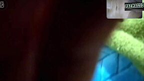 Ese dia estaba muy cachonda y tuve mi primera videollamada con mi compadre