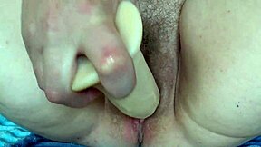 Amateur teen with hairy pussy naked in Illinois hotel