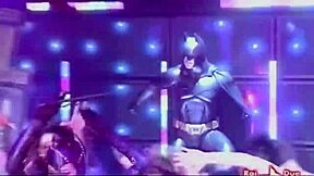 Giorgia Palmas performs a sexy dance on cdlive.