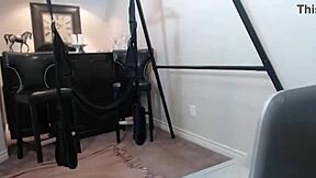 What a solo show! Maxine X slaps her big ass