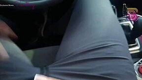 Quase Que O Corno Do Meu Marido Policial Vê Eu Dando Dentro Do Carro Para Um Pau Gigantesco