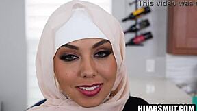 arab hijab girl loses virginity to american bf