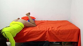 Curvy Young Woman Shakes Ass in Homemade Cuckold Scene in USA