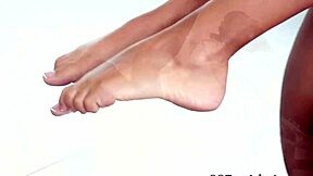 babe feels intense pleasure from cummed foot tugging