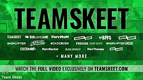 Santa Delivers Early Cum With Sloppy Blowjob In Christmas Trailer