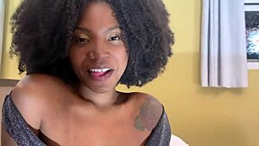 minha secretaria quis almo�ar comigo mal sabia ela que ia ganhar pica preta de sobremesa completo no red sheer