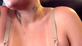 fui treinar na academia sem perceber sutiã por baixo marombas olhavam eu fiquei tesão molhada calça branca buceta