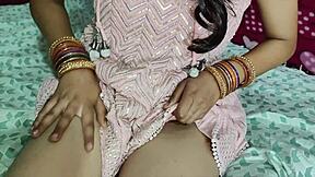 sauteli behen ne bhai ka lamba lund apni geeli chut me daala