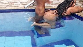 magrinho dotado fudendo a bbw gostosa na piscina