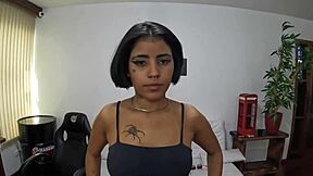 Young Indian girl Oliver first time in Mans O