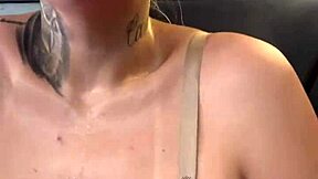 fui treinar na academia sem perceber sutiã por baixo marombas olhavam eu fiquei tesão molhada calça branca buceta