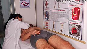 ereção na frente da enfermeira, que loucura, não acredito que isso aconteceu comigo!