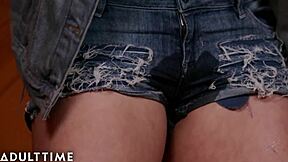 Keisha Grey helps stepsis explore squirting orgasms!