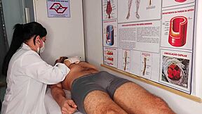 ereção na frente da enfermeira, que loucura, não acredito que isso aconteceu comigo!