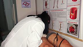 ereção na frente da enfermeira, que loucura, não acredito que isso aconteceu comigo!