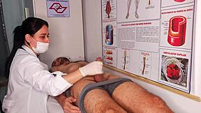 ereção na frente da enfermeira, que loucura, não acredito que isso aconteceu comigo!