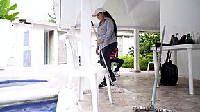 my boss pulls me from the pool to bang hard laluceroficial