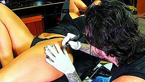 this milf brunette left the tattoo artist crazy 😍