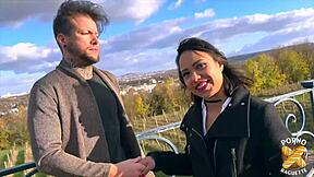 Christina petite 18+ milf brunette d�cha�n�e pour sa premi�re vid�o