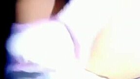 No puedo creer lo que hace la morrilla que vive alado de mi casa �no puedo creer lo que ven mis ojos mi vecina result� la m�s cachonda a temprana edad real casero