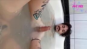 Ei, Meu Marido Foi Trabalhar, Então Chamei Meu Amigo para uma Foda Rápida Sem Camisinha