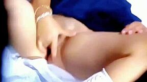 No puedo creer lo que hace la morrilla que vive alado de mi casa �no puedo creer lo que ven mis ojos mi vecina result� la m�s cachonda a temprana edad real casero