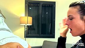 Vittoria et Pam Deux Coquines Lick Each Other's Pussy