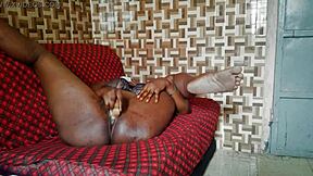 Hey guys, my creamy pussy needs fucking right now! 😏