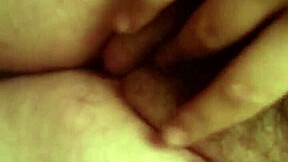 Teen Amanda Shows Hairy Pussy