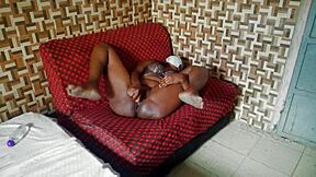 Hey guys, my creamy pussy needs fucking right now! 😏