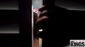 Masszázs és szex a mostohatestvéremmel