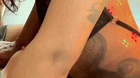 Deixa eu senta no seu pau ai depois voce coloca forte na minha bunda pra eu gozar