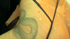 Deixa eu senta no seu pau ai depois voce coloca forte na minha bunda pra eu gozar