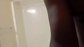 Watch Her Masturbate in Mirror Selfie?