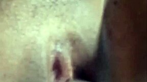 Domaćica koristi dildo u varljivom video pozivu