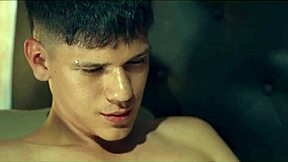 Mi Hermanastra Me Descubre Masturbándome